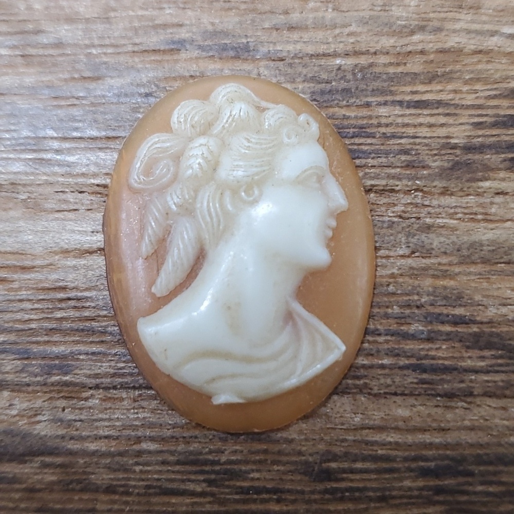 Antique hand carved high relief shell cabochon collectible rare find